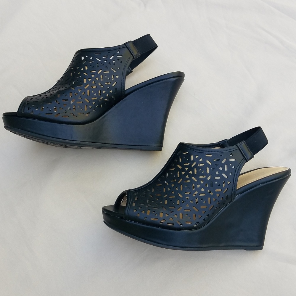 Chinese Laundry Wedges
